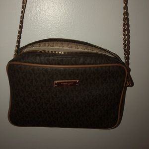 Micheal Kors Jet Set Crossbody